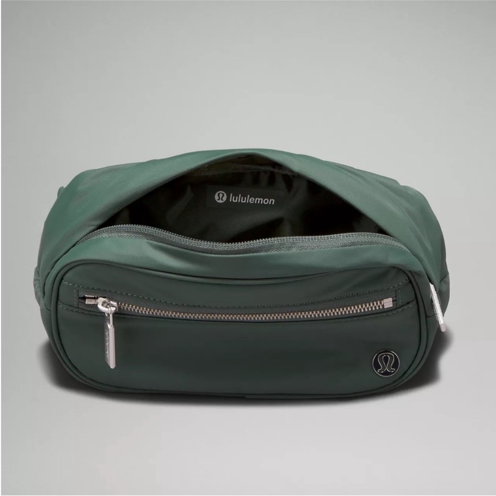 NWT Lululemon Wunderlust Belt Bag - Picture 2 of 5